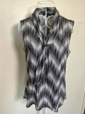 Adrienne Vittadini Black and White Sleeveless Drape Collar Tank